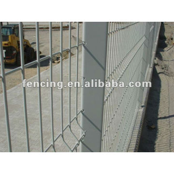 PVC coated Wire Mesh Fence (21 years Manufacturer) 5% dicount in Jan. 2012